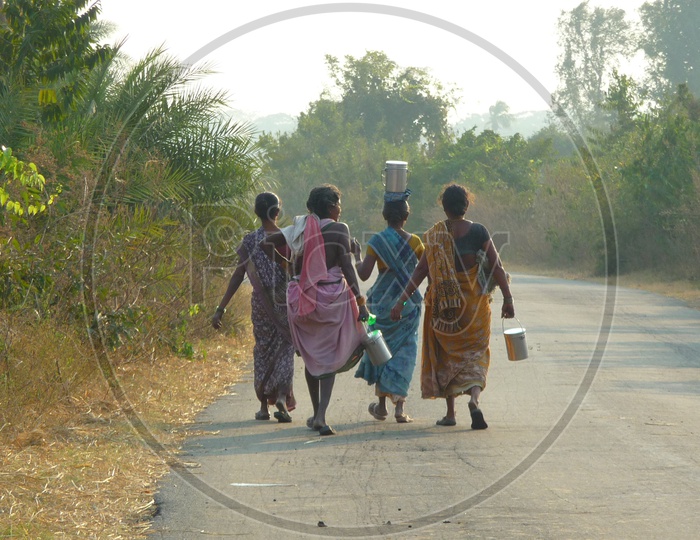 Women on road to Seethampeta