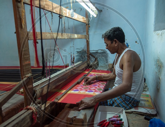 Weaving Ikat Pochampally Handloom Saree