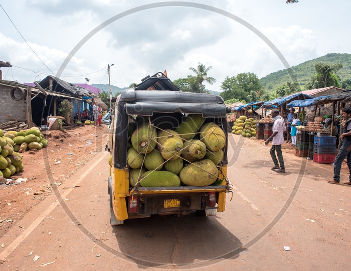 auto fully loaded with jackfruits
