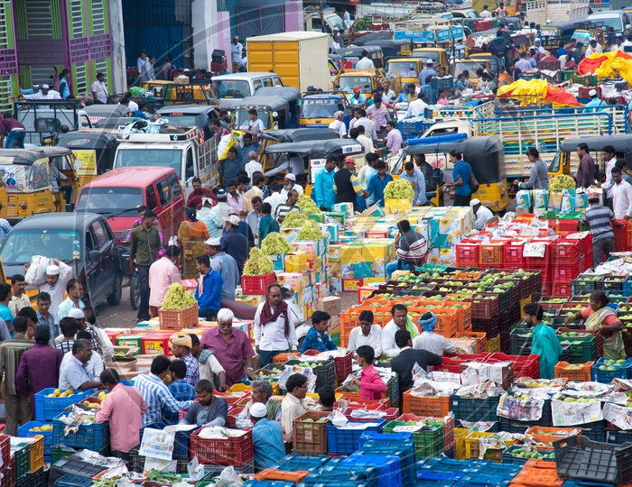 busy Fruit market