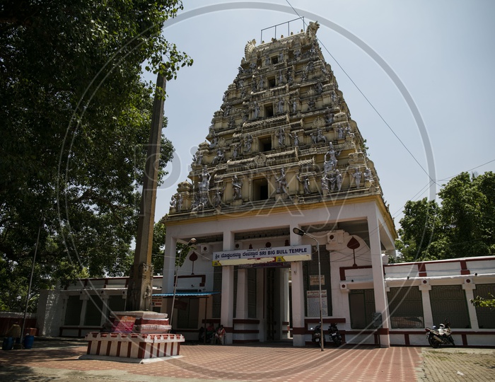 Temple front, Bull temple