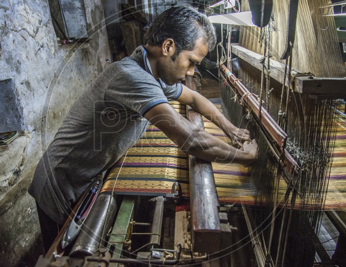 Varanasi Handloom Weaver