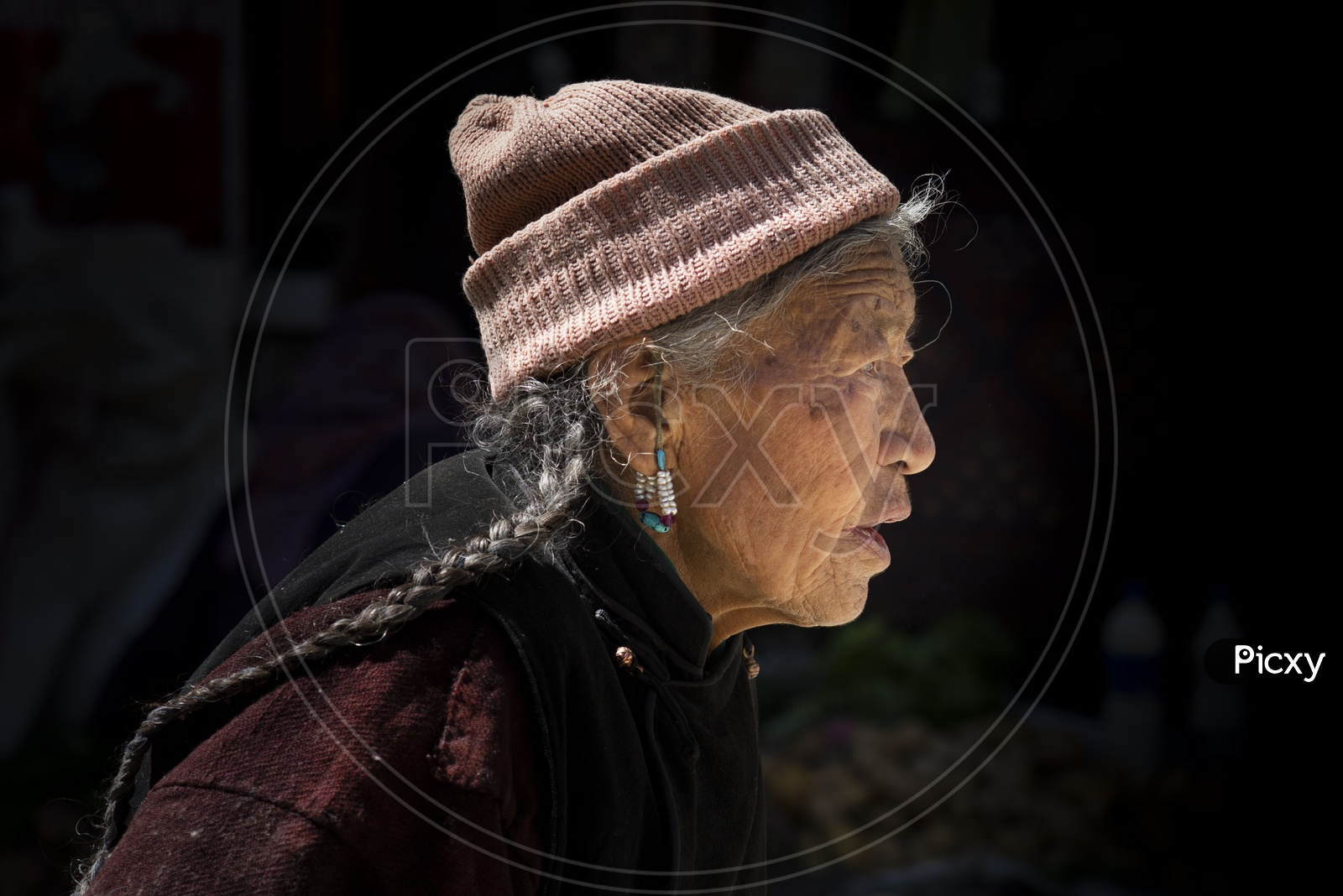 Old woman at Ladakh Festival, Leh