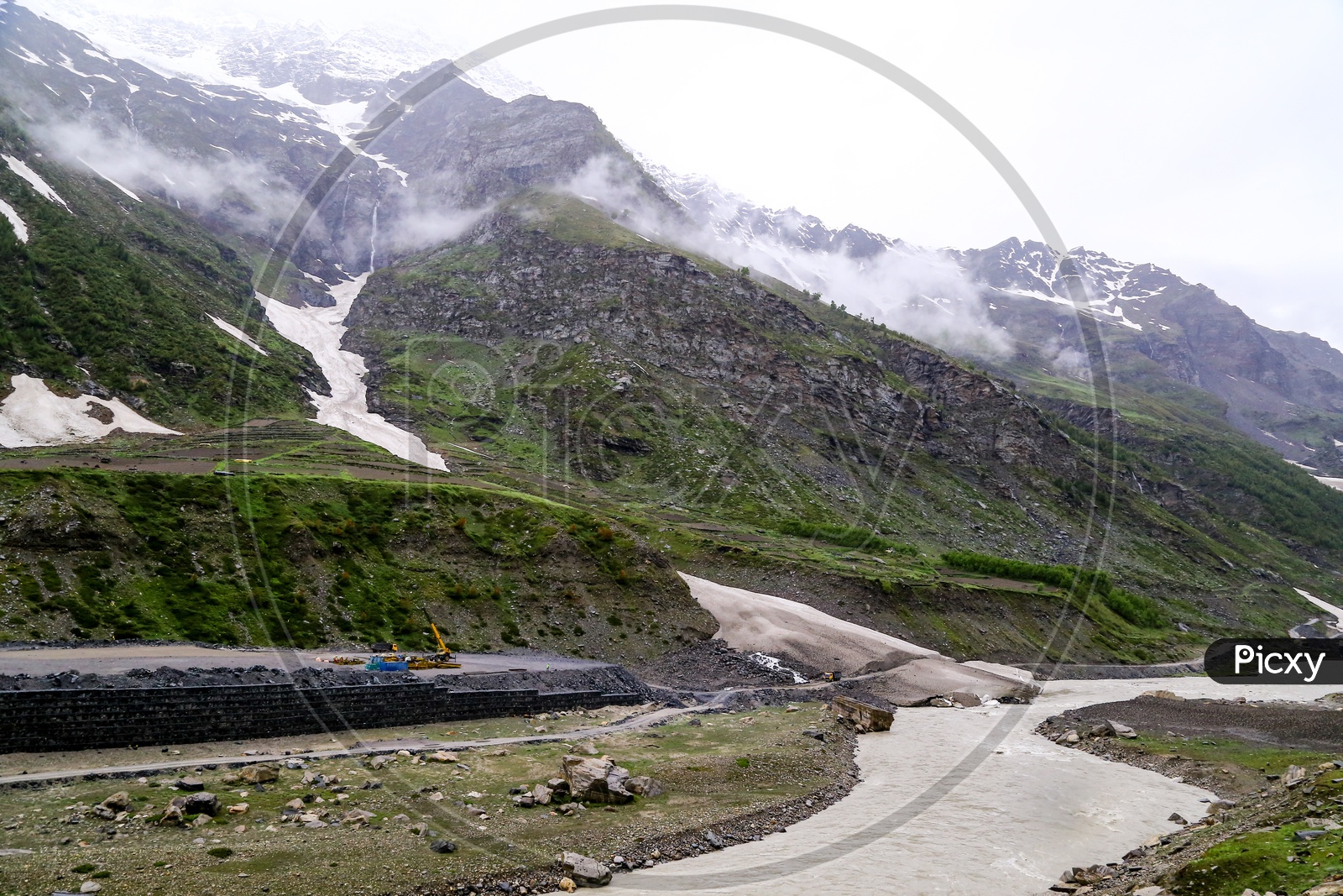 On the way to Rohtang Pass