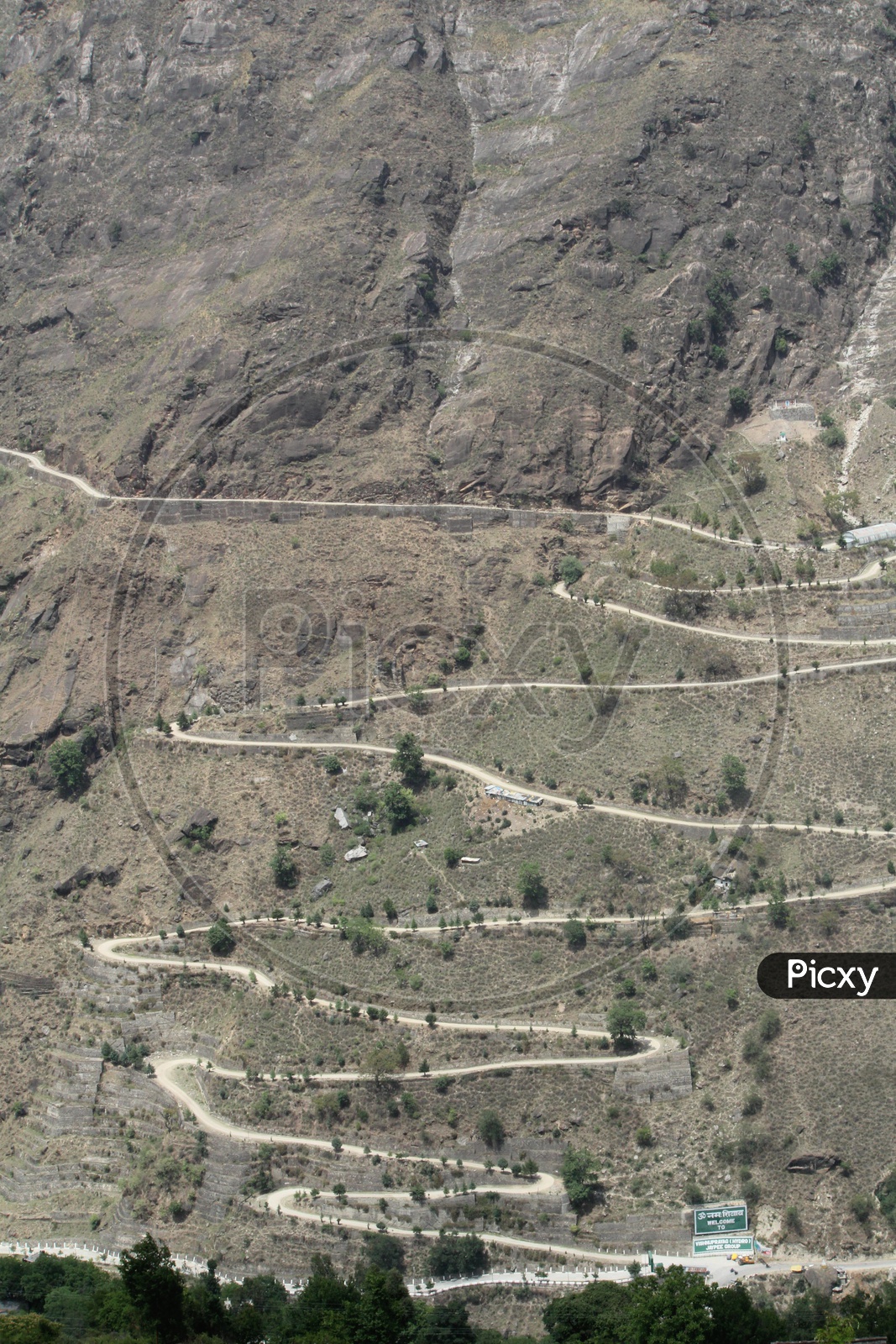 Ghat road on the way to Badrinath