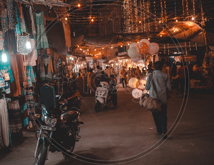 The colorful market of pushkar