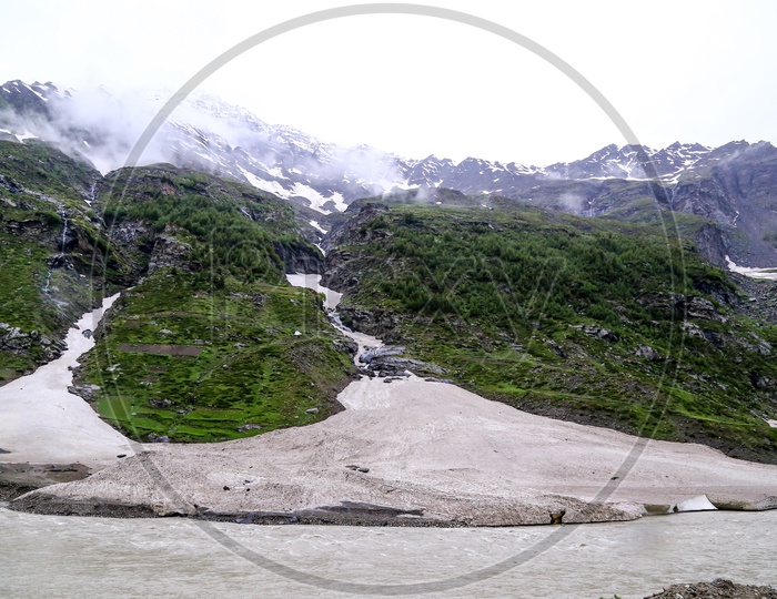River Flow On the way to Rohtang Pass