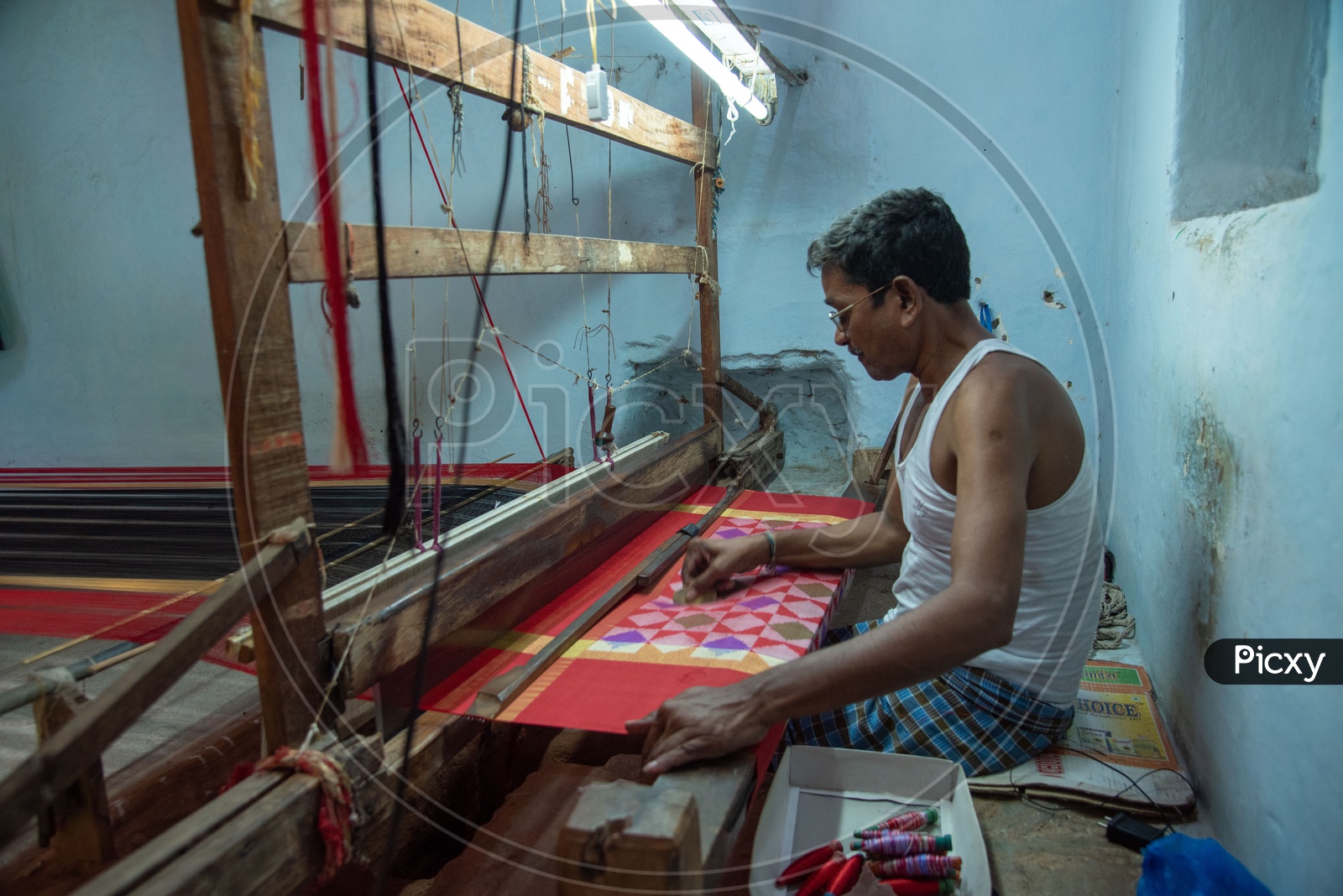 Weaving Ikat Pochampally Handloom Saree