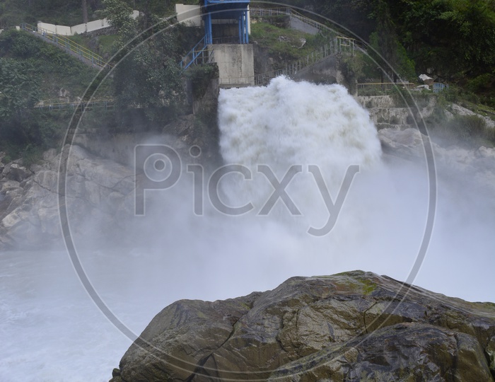 Khedi Waterfall near Maneri Dam in Uttarkashi