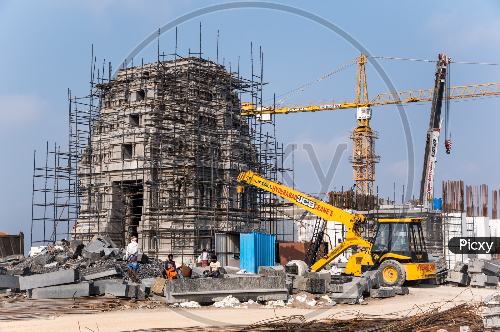 One of the 4 gopurams of the Yadagiri Temple underconstruction