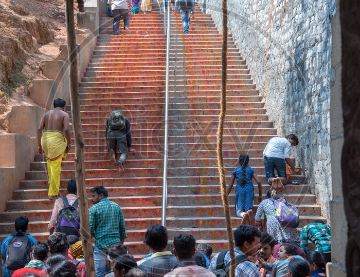 Pilgrims at  Lord Venkateswara Swamy Temple Walk way, Tirupati, Mokalla Mitta,
