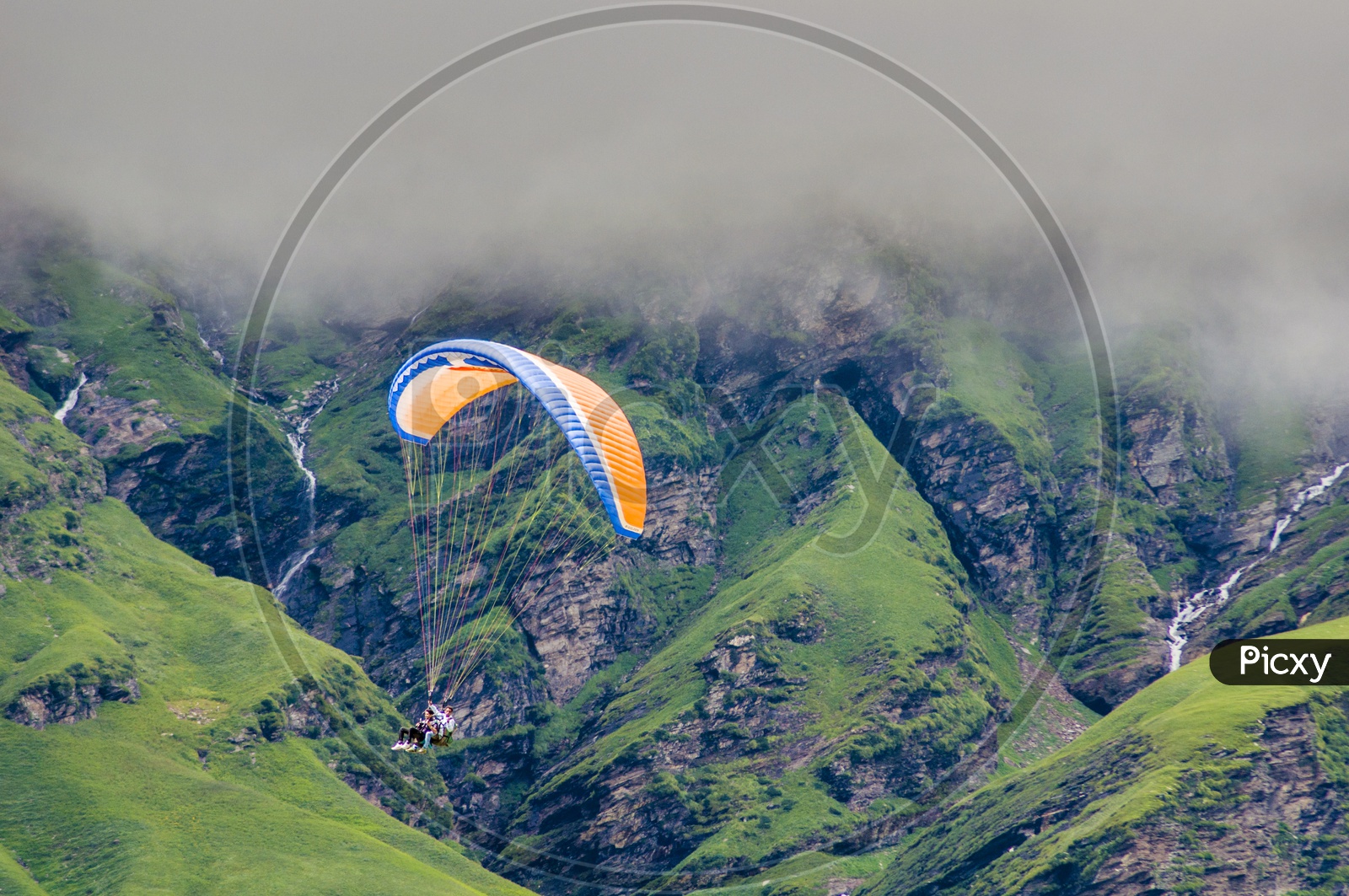 Paragliding, Manali to Leh by Road