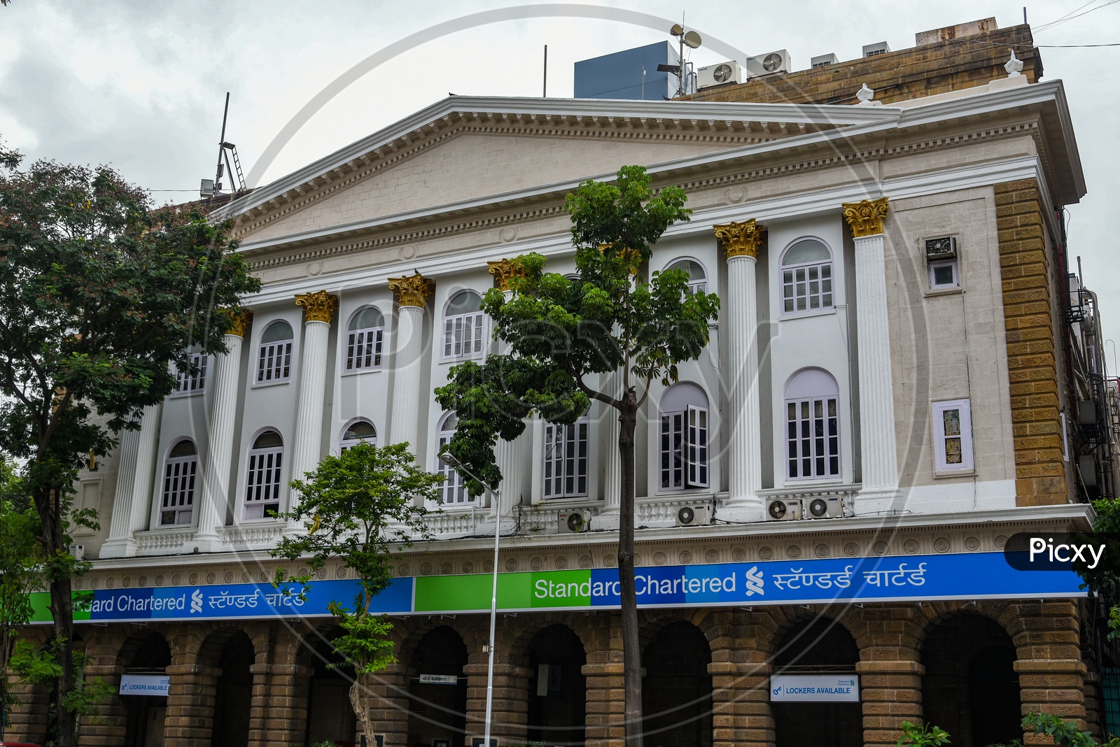 Image of Standard Chartered BankZS819900Picxy