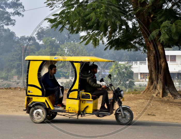 Electric Auto Rickshaws in Haridwar