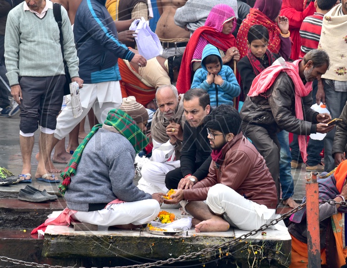 Devotees at Haridwar Har Ki Pauri Ghat