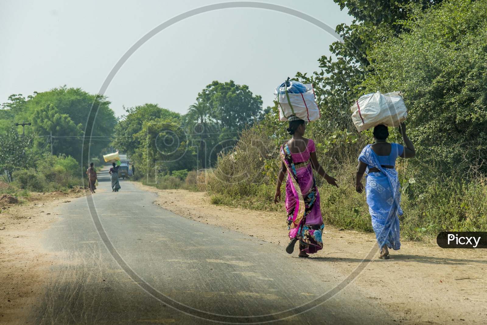 Women on the way to Kondagattu Anjaneya Swamy Temple