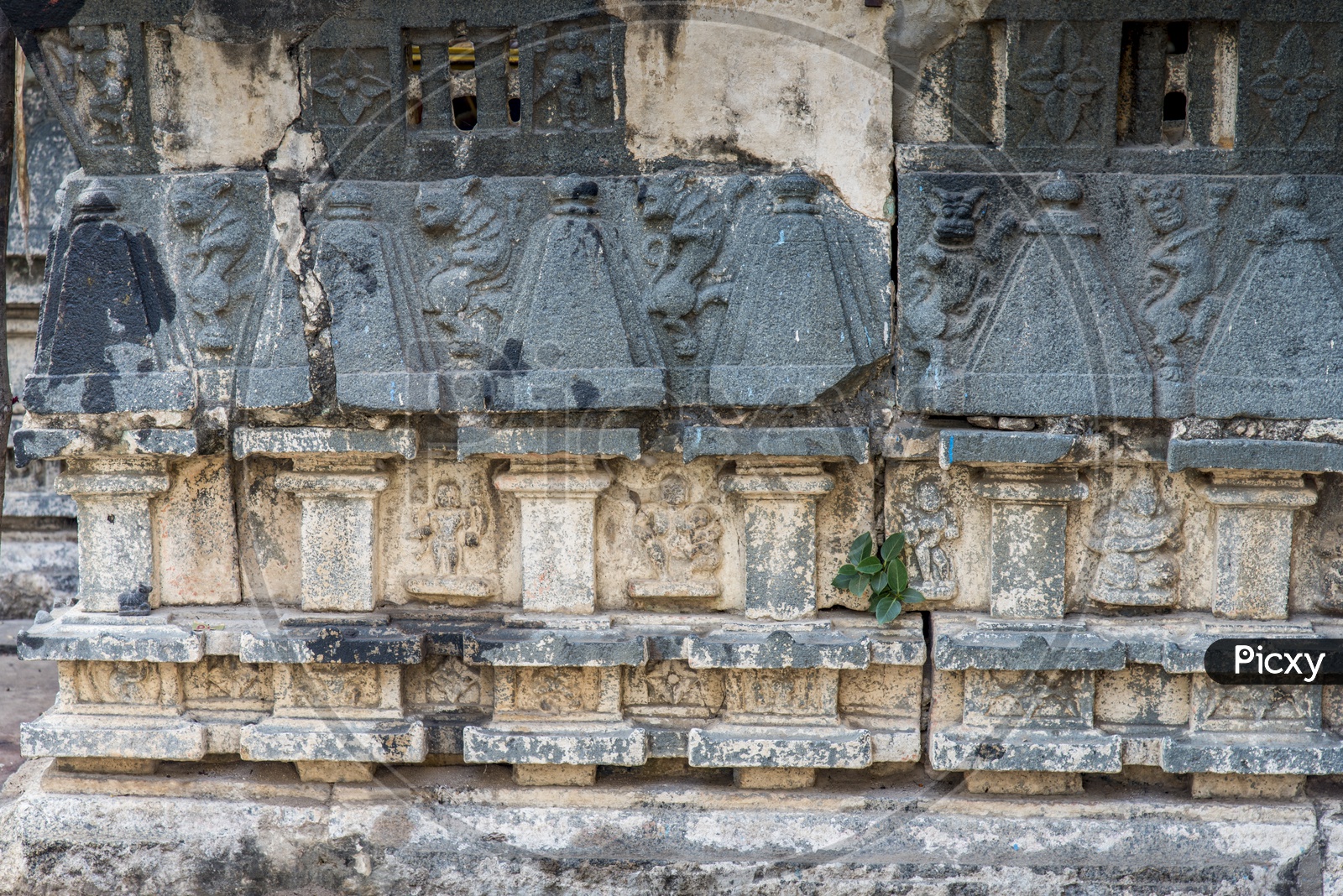 Granite pillars resemble the Thousand Pillar temple in Warangal