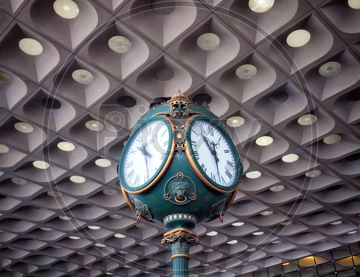 Airport vintage clock