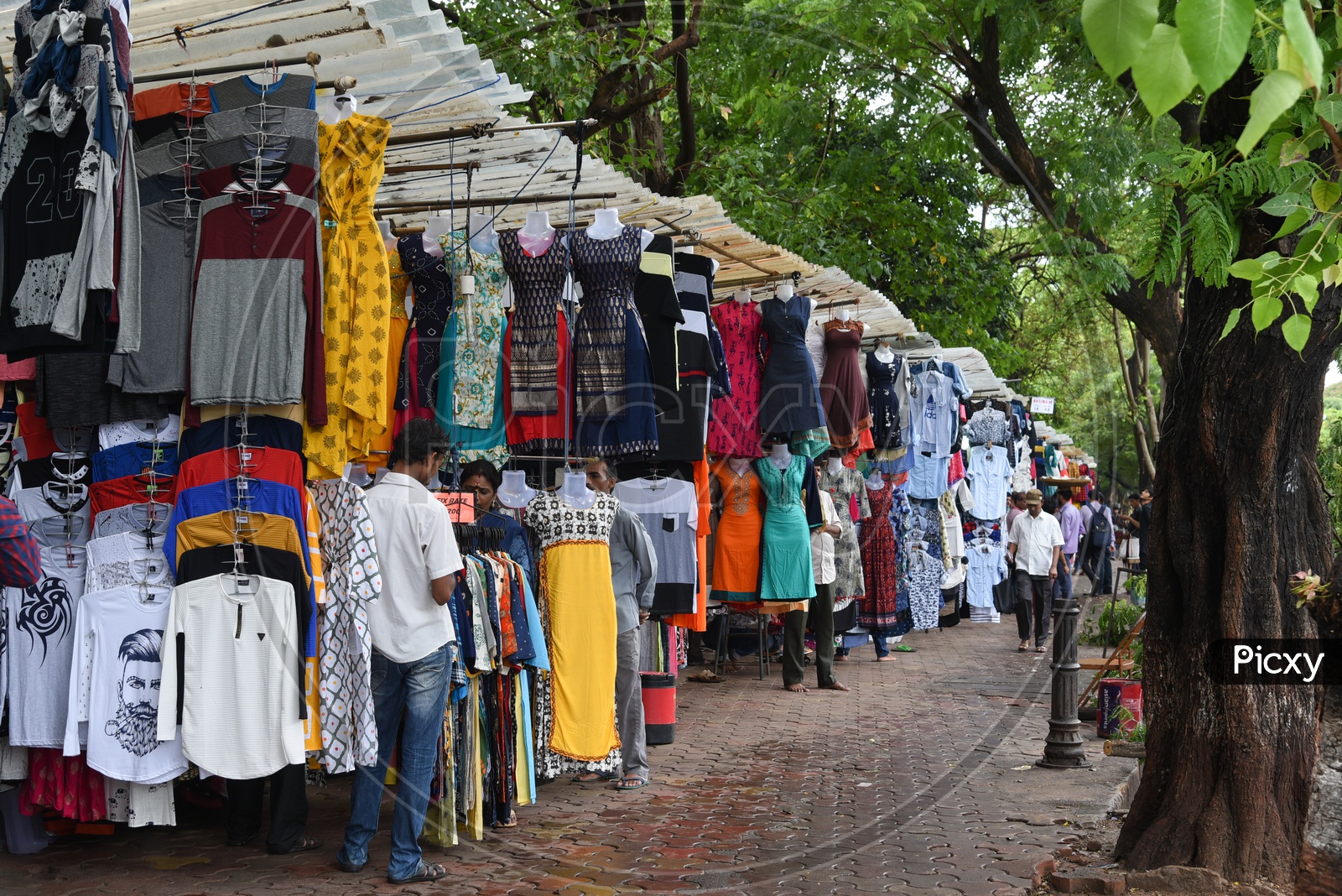 Street shopping at Fashion Street in Mumbai