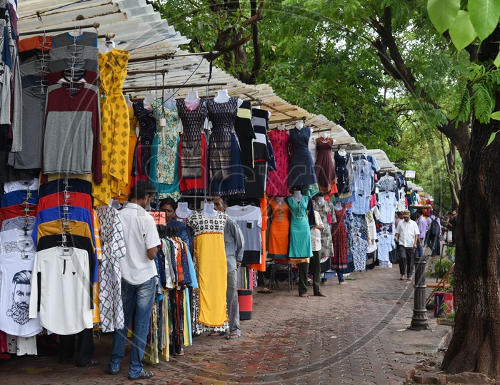 Street shopping at Fashion Street in Mumbai