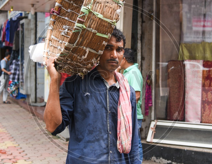 Coolie / Porter in markets of Mumbai