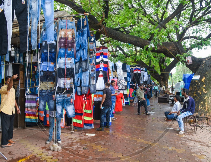 Street Fashion Shopping in Mumbai