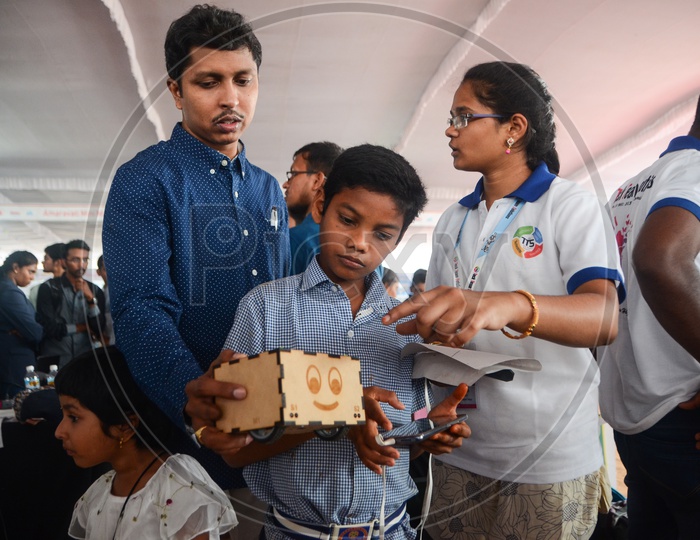 Amaravathi mini maker fair, Students