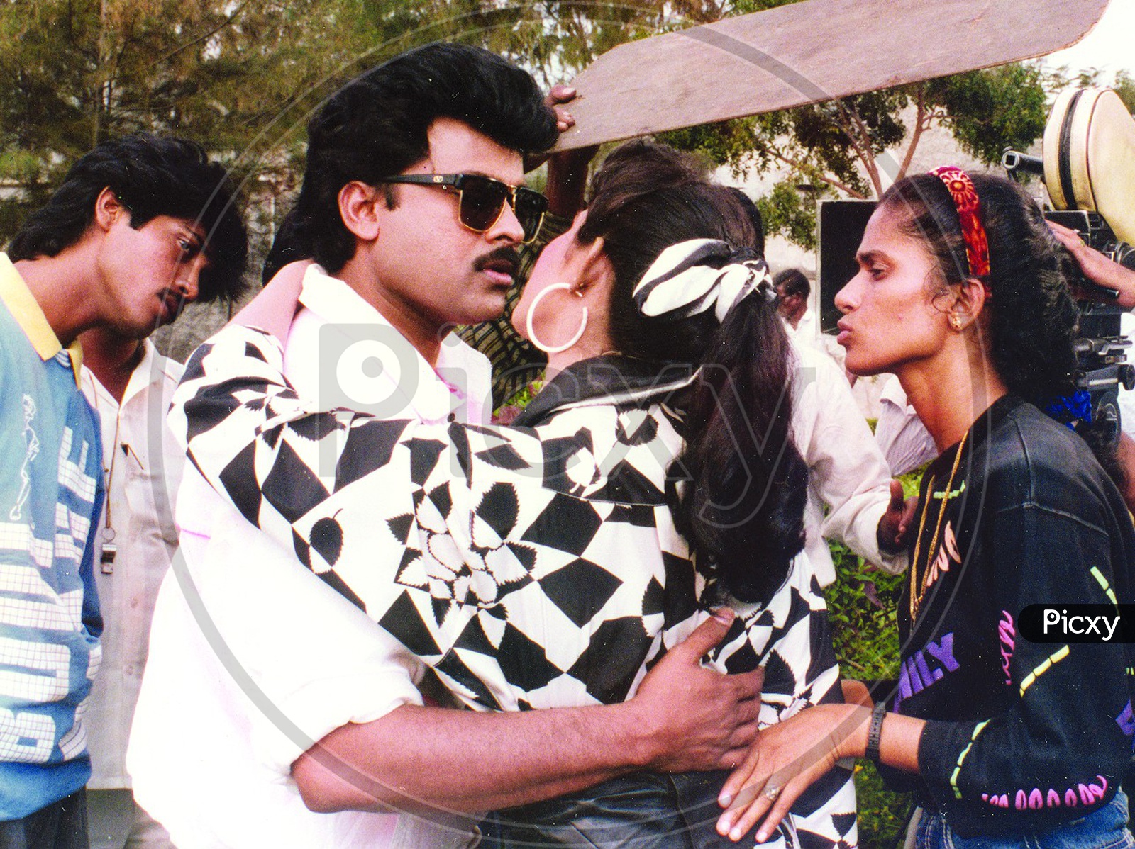 Chiranjeevi Movie Stills. Kiss Scene.