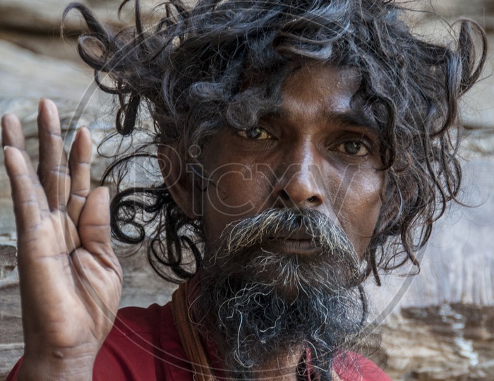 image-of-sadhu-at-ahobilam-temple-ta858419-picxy