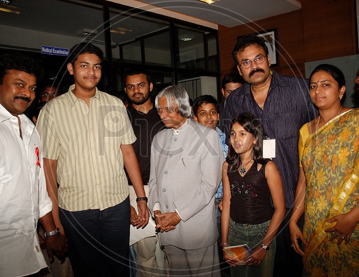 Chiranjeevi and Naga babu family with President of India Dr.Abdul Kalam