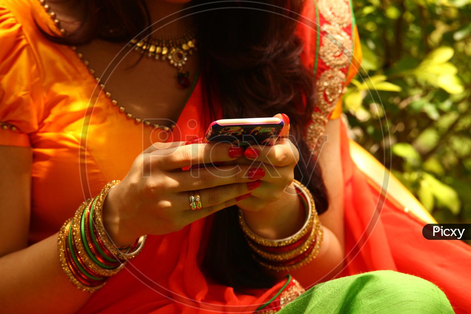 Women using mobile/cell phone