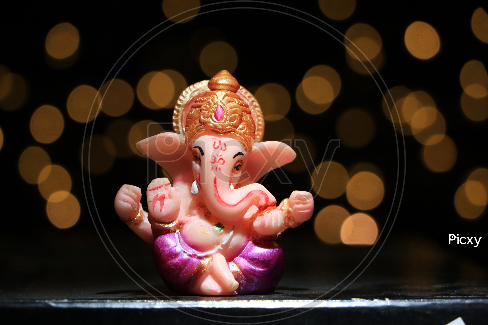 Image of Lord Ganesh/Vigneshwara/Vinayaka Idol with Bokeh ...