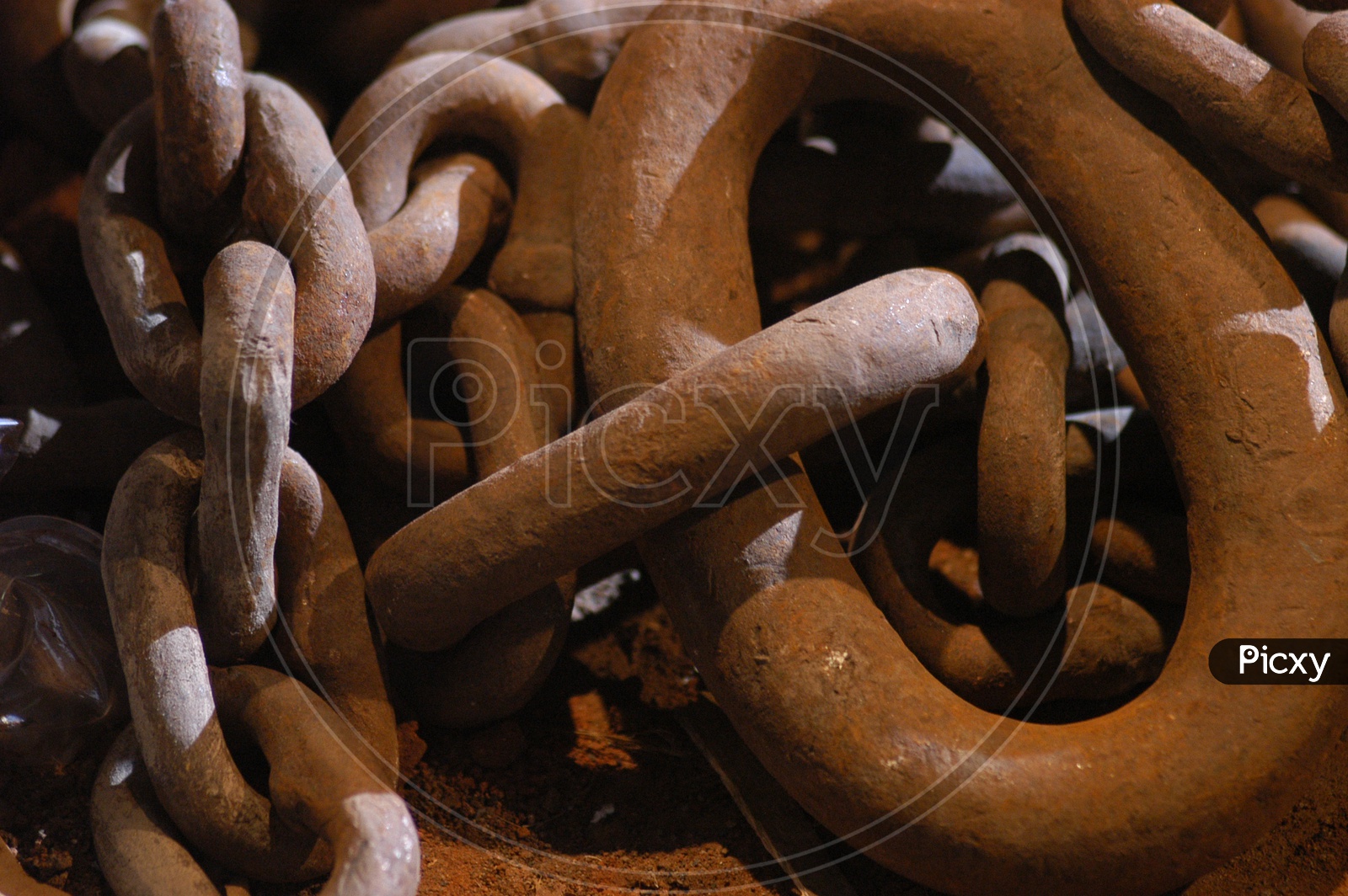 Image of Cast Iron Chain With Links-XH413814-Picxy