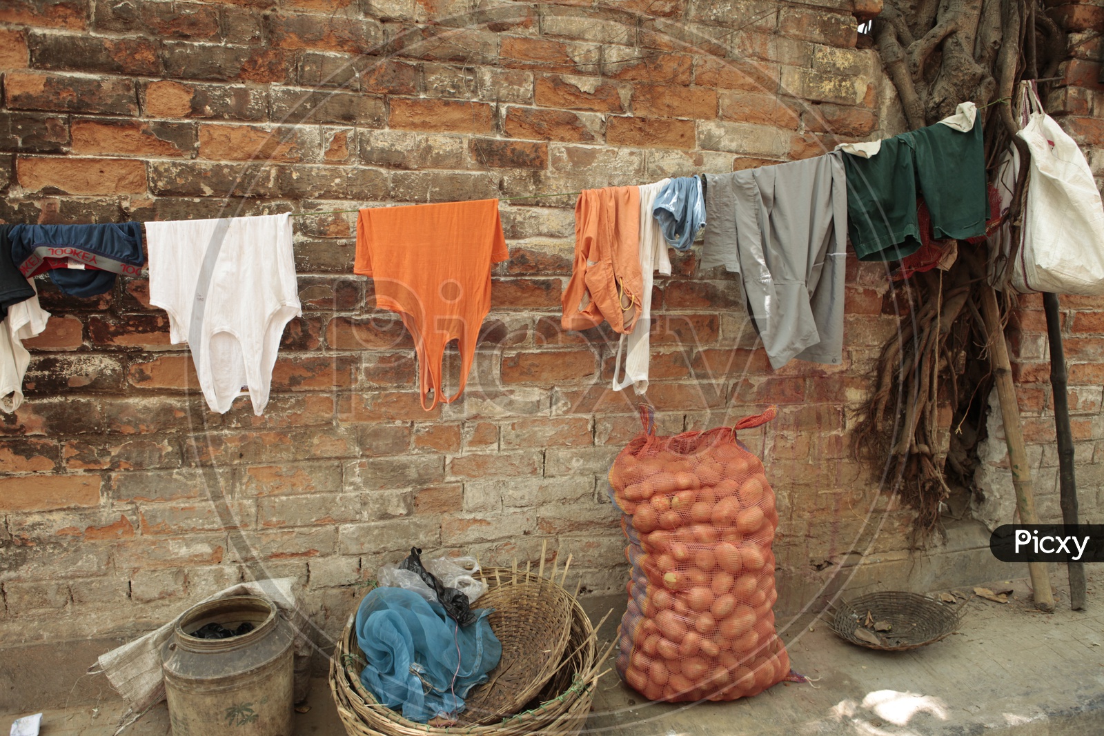 clothes on a string to dry on sun