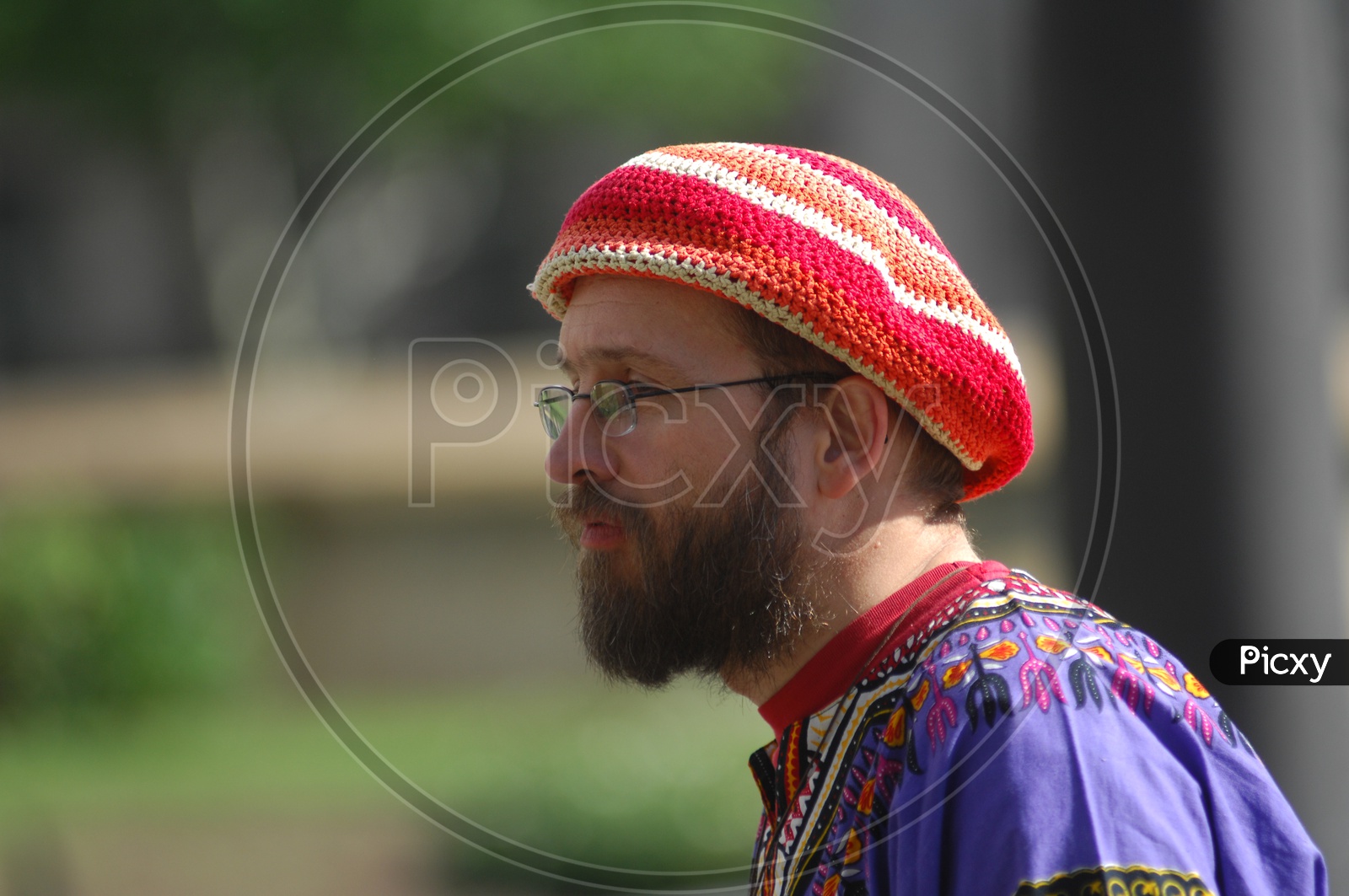 Man wearing a knitted cap
