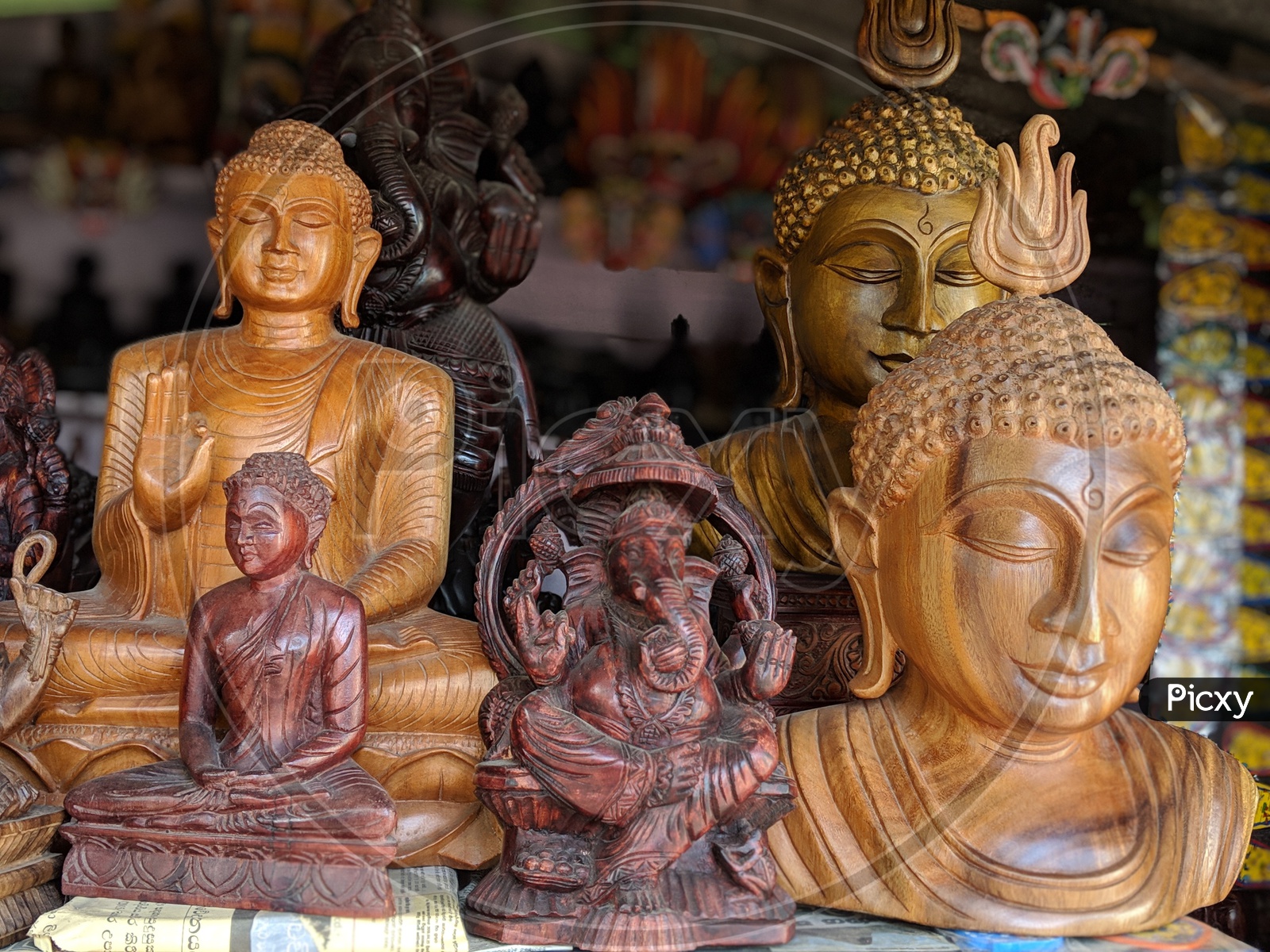 Buddha Idols on Sri Lanka street shops/stores