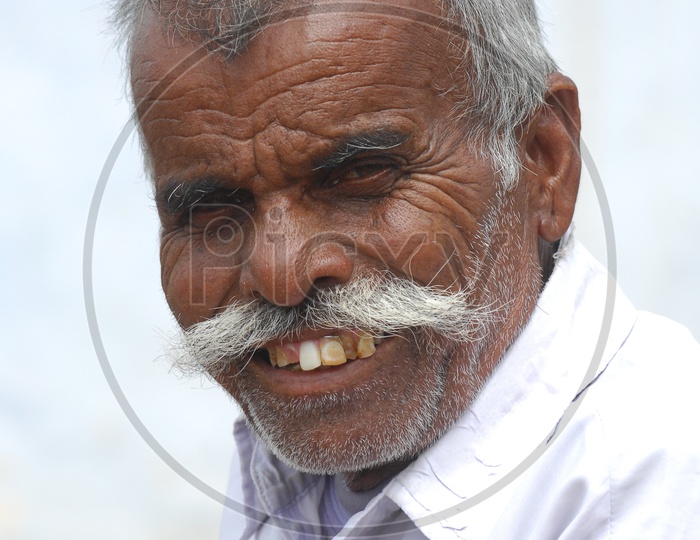 Photograph of a old men / People Face