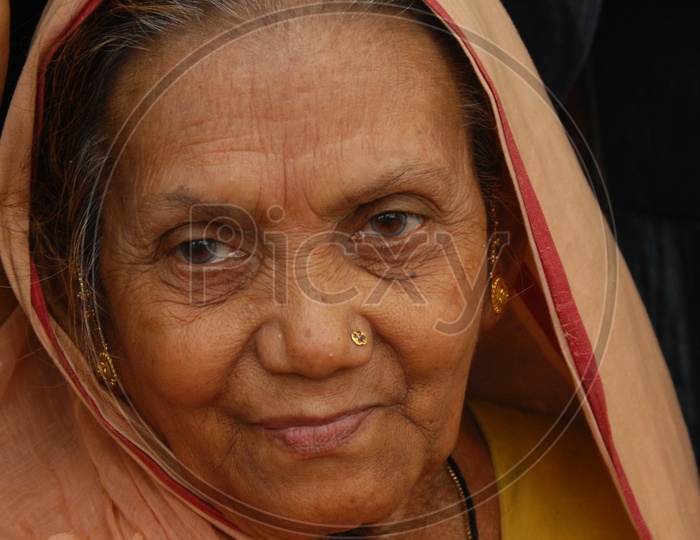 Photograph of a old women / People Face