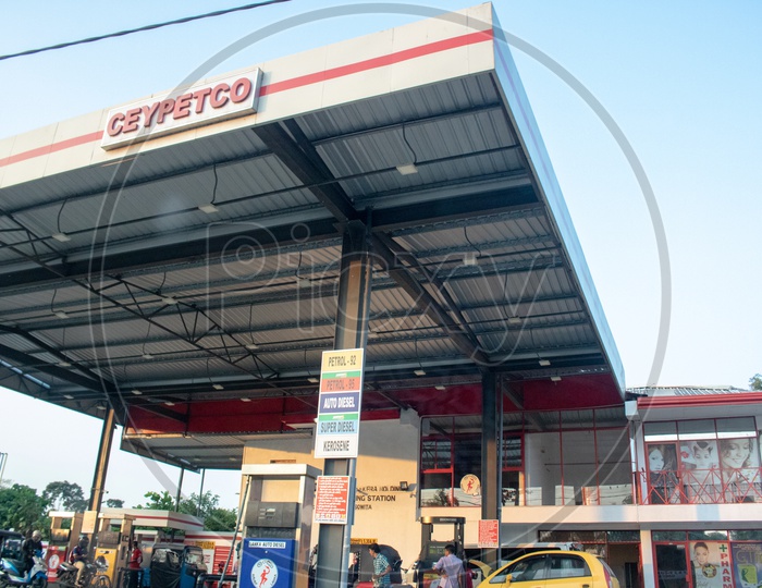 Image of Ceypetco Fuel Filling Station In Colombo , Sri LankaFV997072