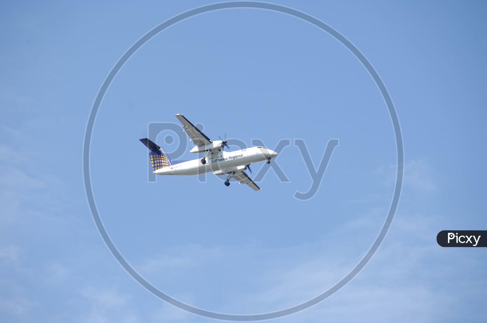 Lufthansa flight flying in Air