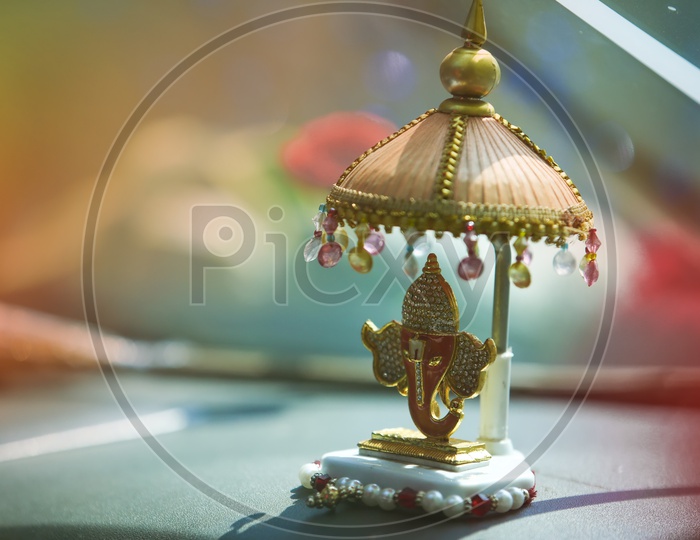 Image of Indian Hindu God Idols In CarsRU429290Picxy