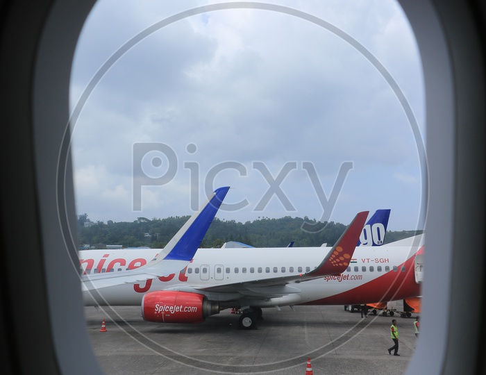 View of Spice Jet Aeroplane/Airplane/Flight from another flight