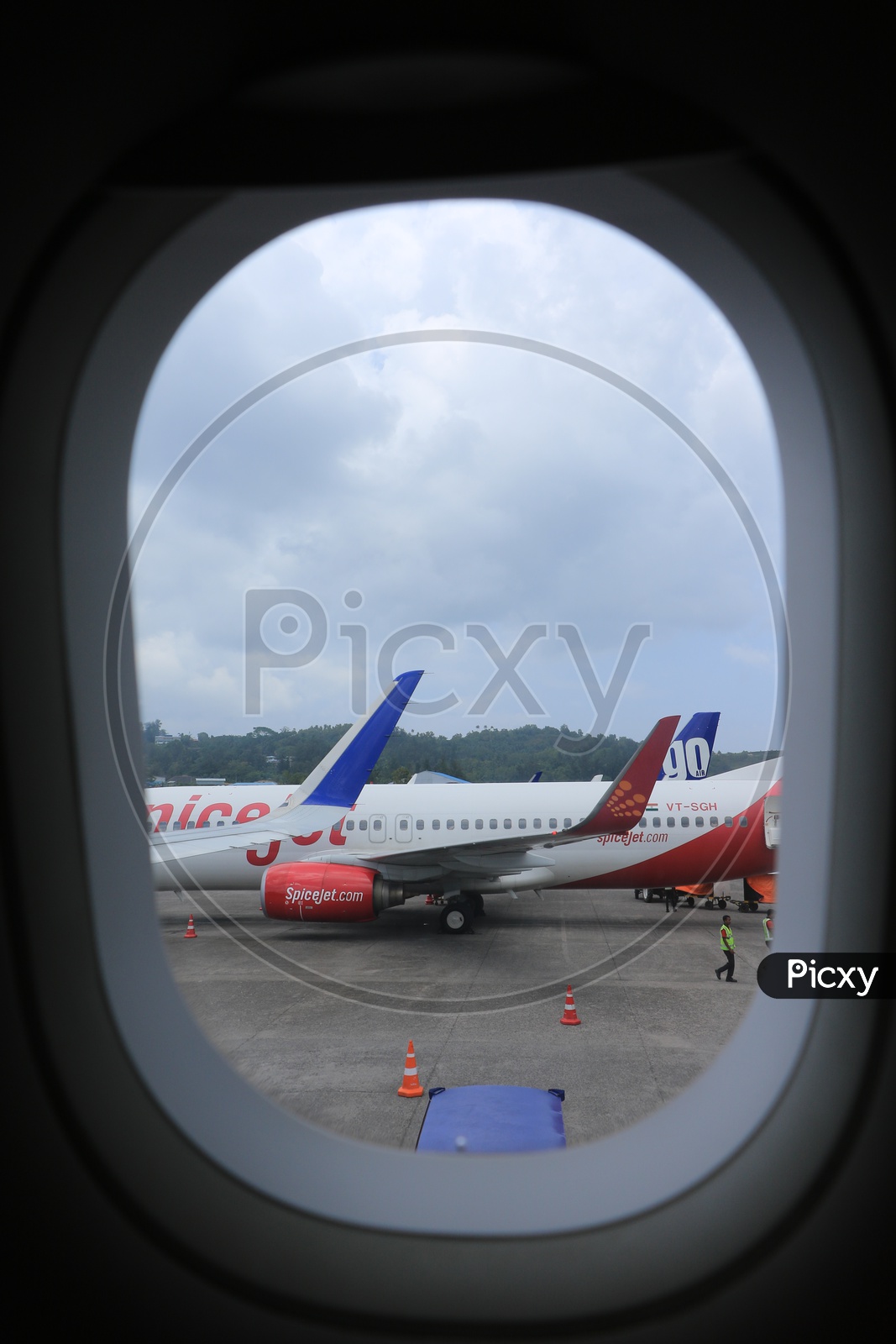 View of Spice Jet Aeroplane/Airplane/Flight from another flight