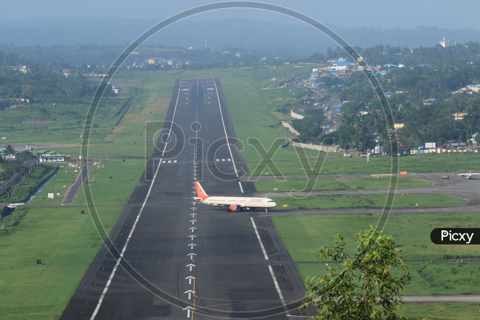Aeroplane/Flight/Airplane on the runway at Port Blair Airport