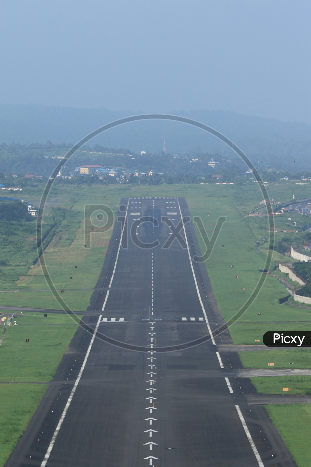 Aeroplane/Airplane on the runway at Port Blair Airport