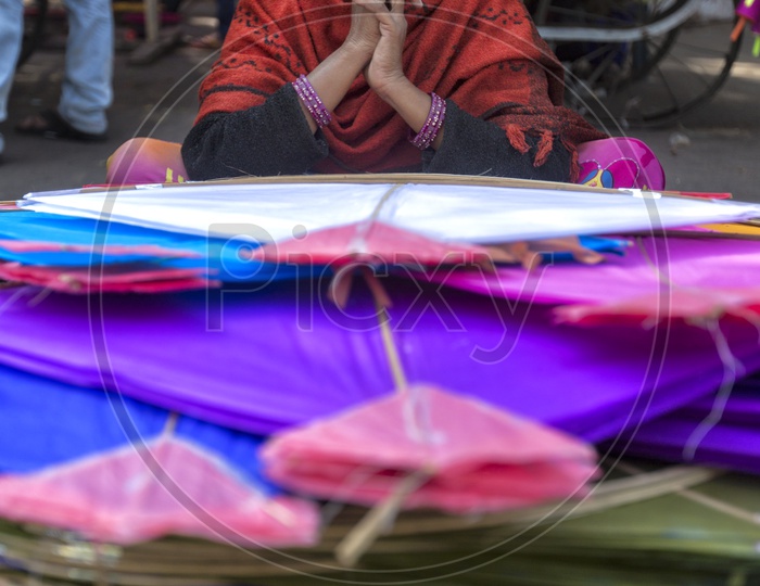 A Woman  kites Seller In India