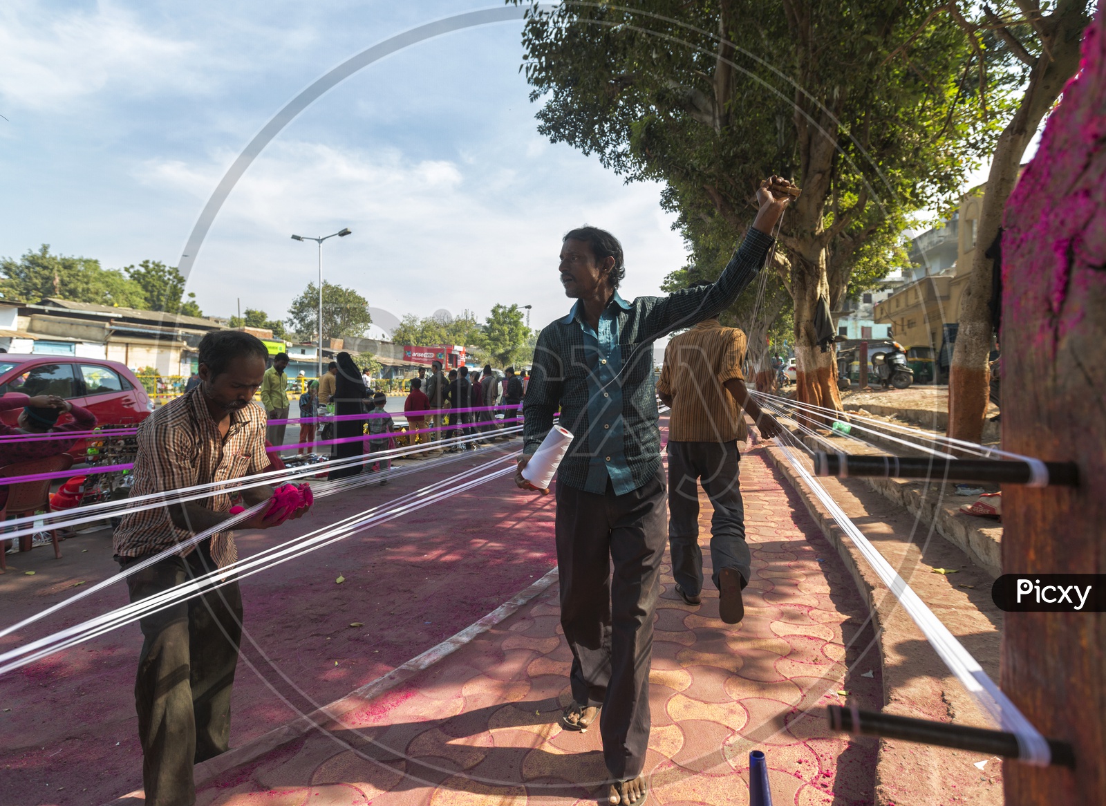 Image of Indian Kite String makers Rolling The StringsGK712989Picxy