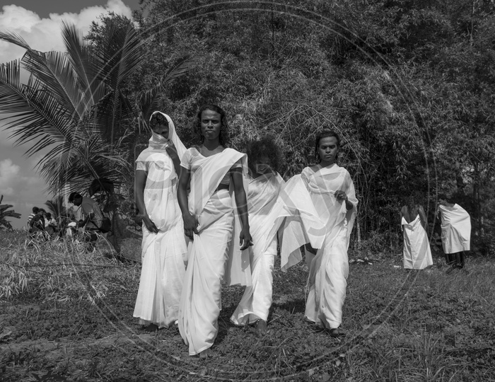 Transgenders In White Sarees As a tradition In Koovagam Festival