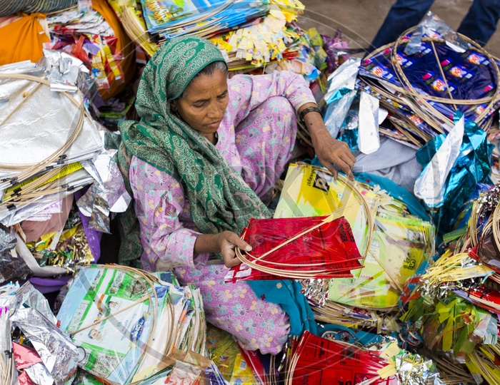 A Woman   kites Seller In India