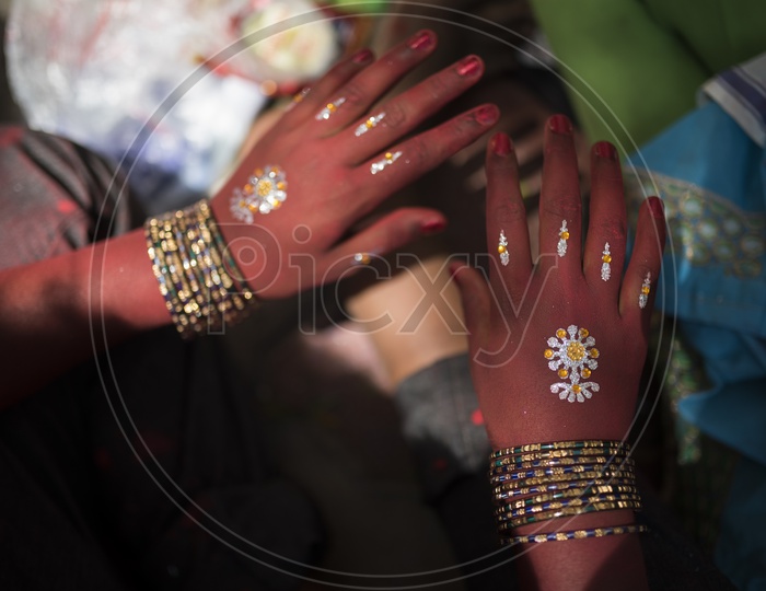 Hands Of an Artist With makeup in Dussera Celebrations in Tamil Nadu